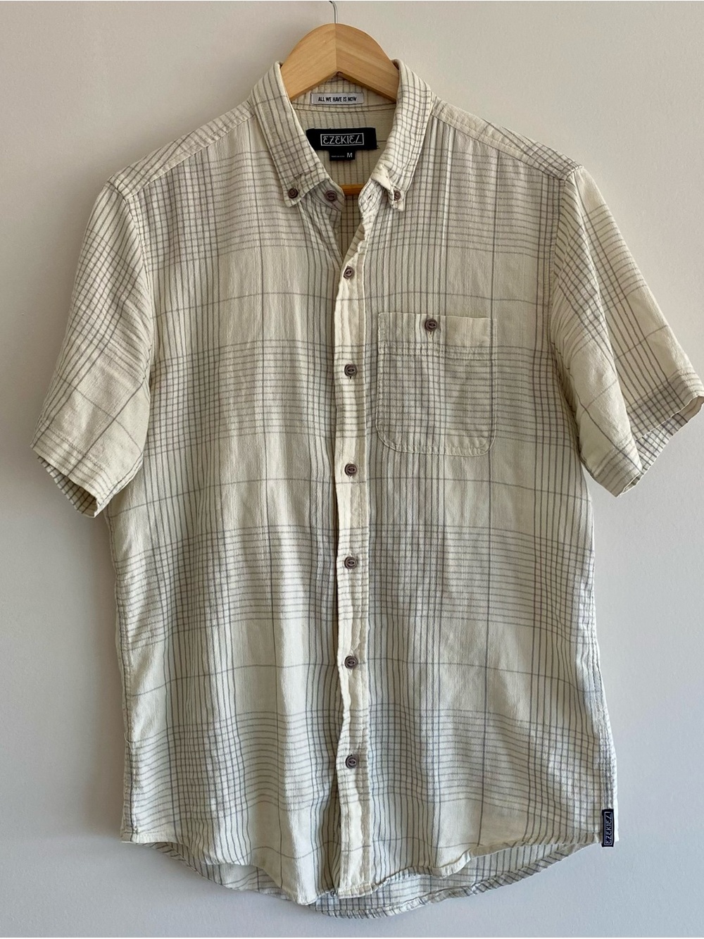 Ezekiel Mens Short Sleeve Plaid Button Up Woven Shirt - Beige Cream Grid Size M